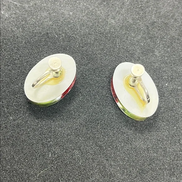 1588 1950’s Reverse Carved Lucite Brooch and Earrings Set - Picture 6 of 6